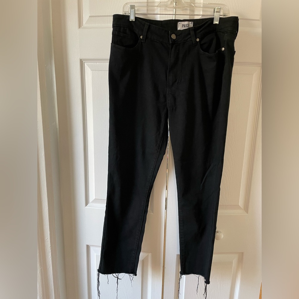 PAIGE HOXTON Black ankle straight leg jeans black frayed style. Size 31